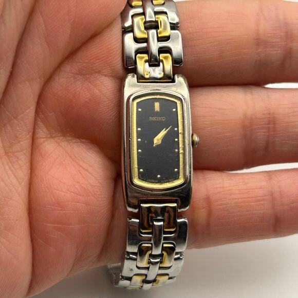 Vintage Seiko Ladies Tank Watch Two-tone Black Dial Working New Battery main image 6